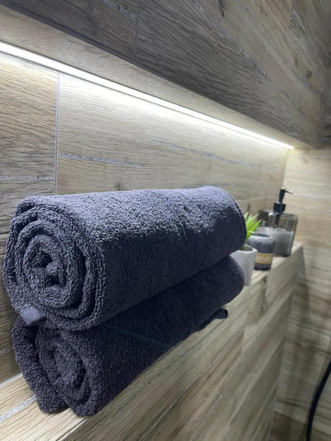 カトヴィツェPrzestronny Apartament 5 Min Od Centrum Katowic.アパートメント エクステリア 写真